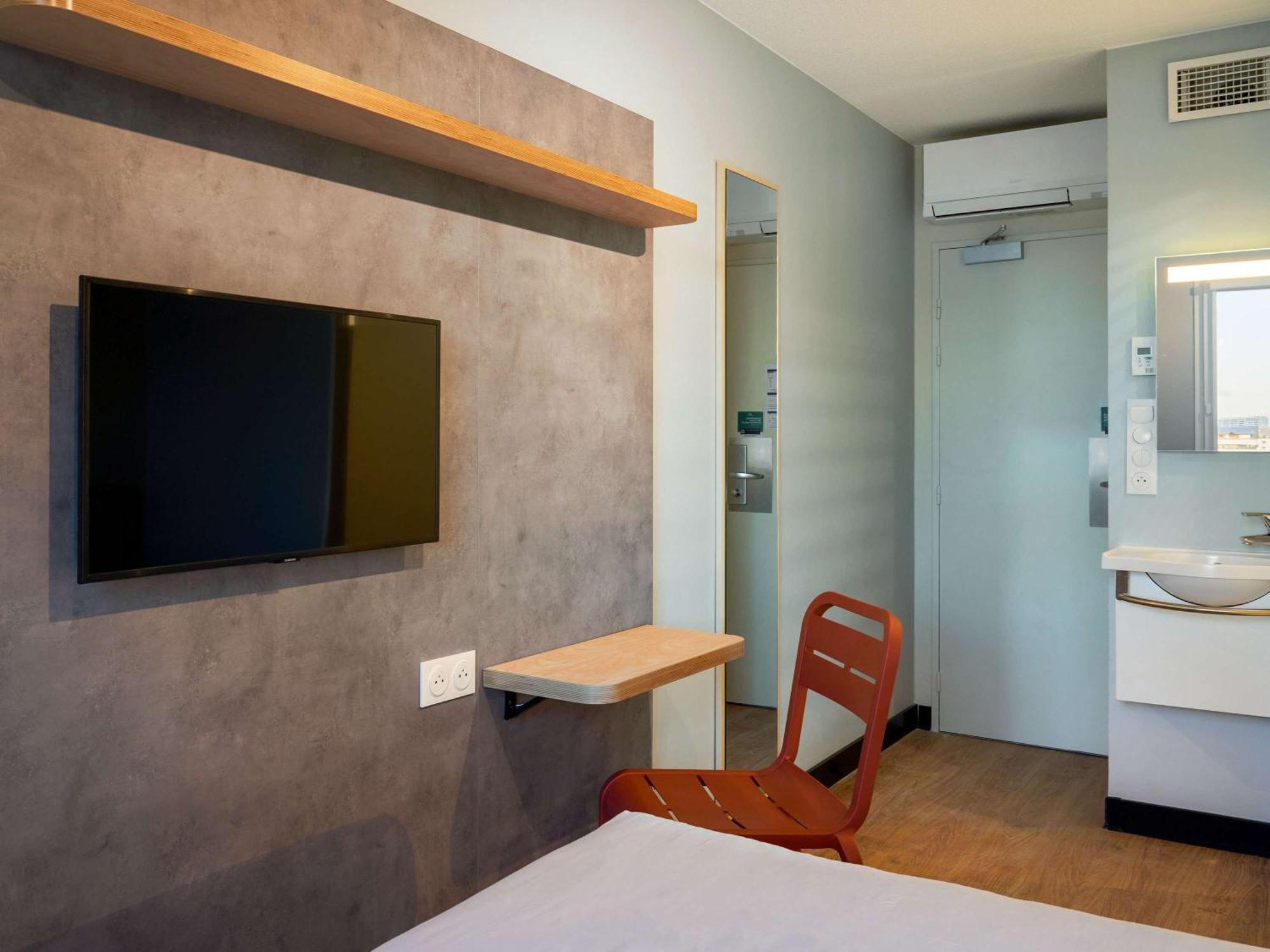 Ibis Budget Issy Les Moulineaux Paris Ouest Exterior photo